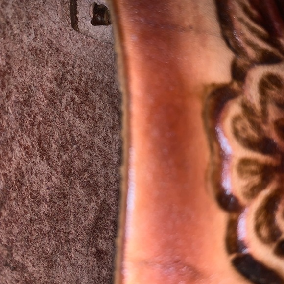 VINTAGE HANDMADE TOOLED LEATHER SMALL PURSE - Picture 8 of 9